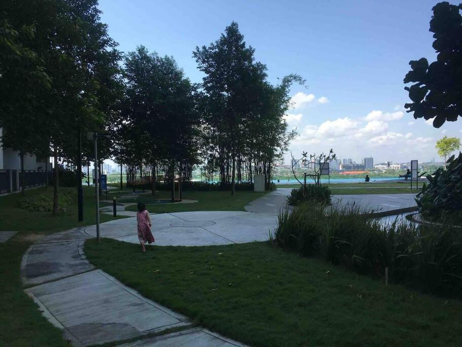 Homenest Jb City Poolview Suite By Cozy Home Johor Bahru Eksteriør billede