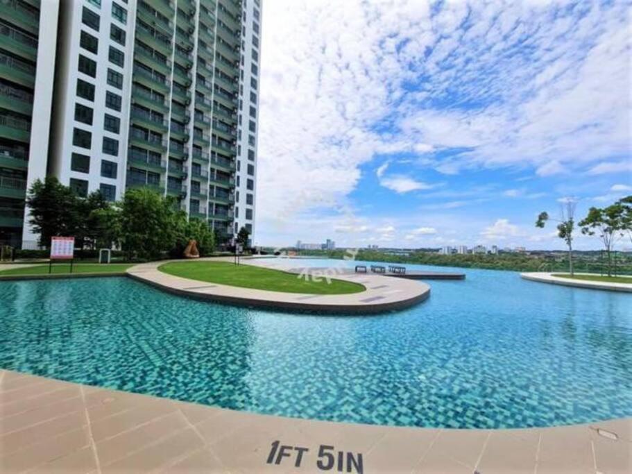 Homenest Jb City Poolview Suite By Cozy Home Johor Bahru Eksteriør billede