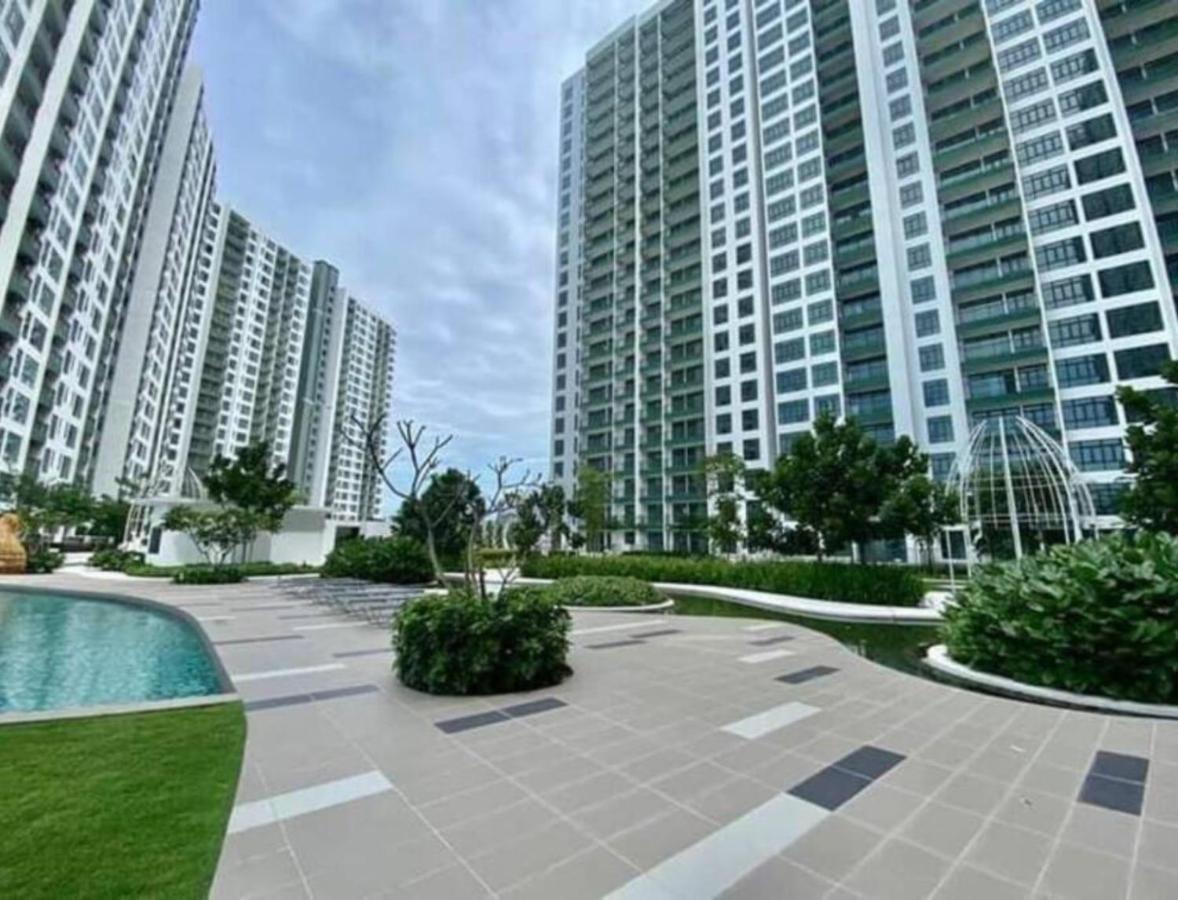Homenest Jb City Poolview Suite By Cozy Home Johor Bahru Eksteriør billede