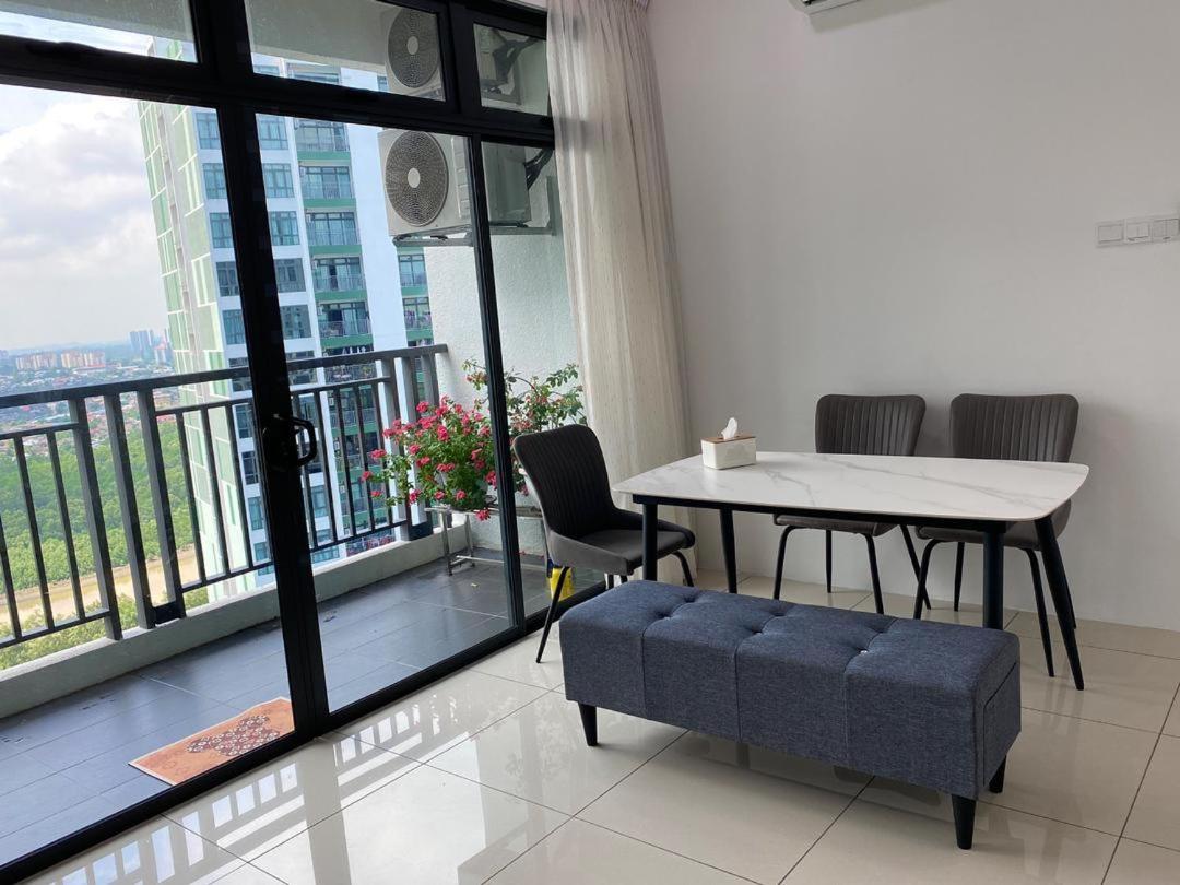 Homenest Jb City Poolview Suite By Cozy Home Johor Bahru Eksteriør billede