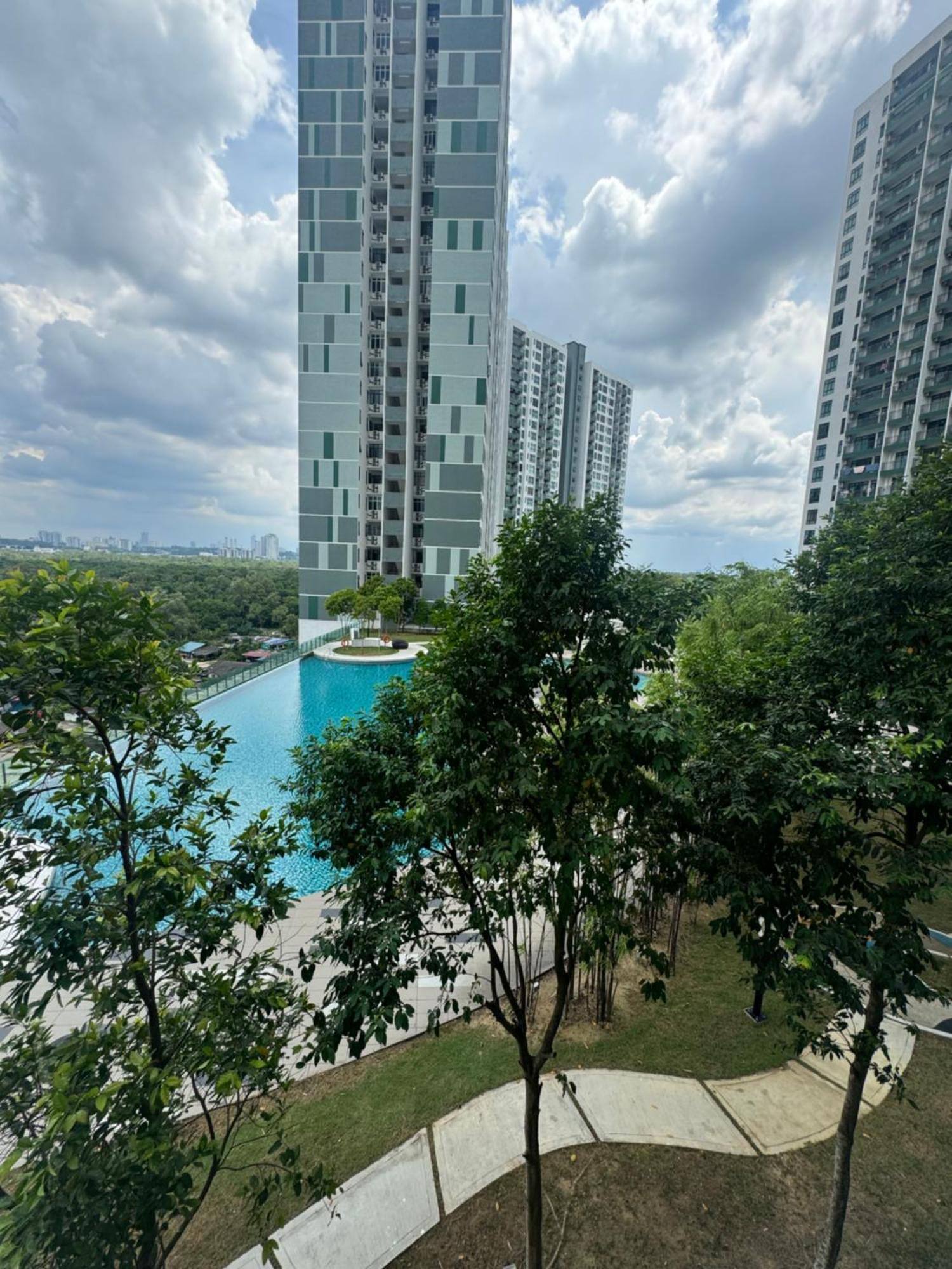 Homenest Jb City Poolview Suite By Cozy Home Johor Bahru Eksteriør billede